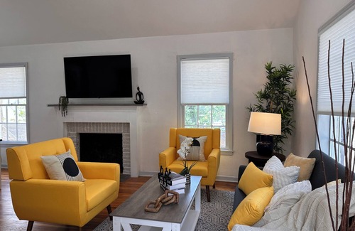 Alamo Heights House | Sweet Home in Vibrant Alamo City