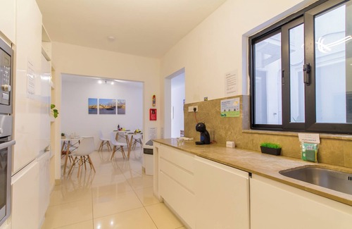 Swieqi Hotel | SwieqiStay Room1 Shared Bath - Paceville