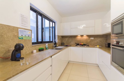 Paceville Hotel | SwieqiStay room3 private bath - Paceville