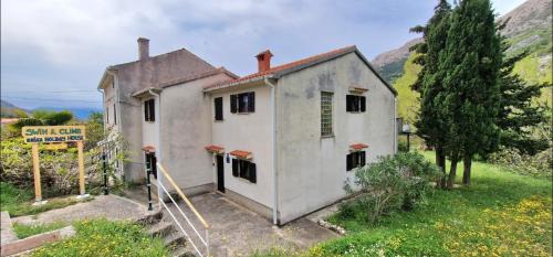 Draga Bascanska House | SWIM and CLIMB BAŠKA HOLIDAY HOUSE - island KRK