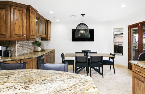 Buenavante House | SWSS - Unwind in Luxury: RnR - Scottsdale's Premier Entertainment Oasis 7 bedroom, 8.5 bath