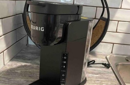 Medicine Hat House | T-Lee’s Suite! Quiet & Cozy. Dog Friendly! Walking/Cycling path near by 😊