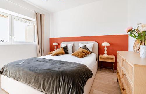 Begles Apartment | T2 avec grande loggia couverte & parking privé au pied du tram C vers Gare St-Jean