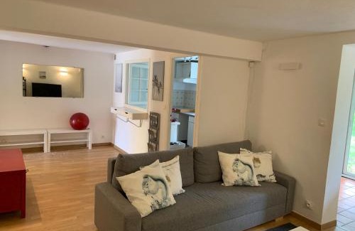 La Londe-les-Maures House | T2 en rez-de-jardin en plein coeur de la Londe les Maures