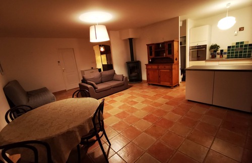 Flassans-sur-Issole House | T2 independent terrace and swimming pool in a quiet area