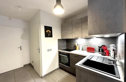 Les Poulettes Apartment | T3 calme & lumineux - idéal familles & pros à Villeurbanne