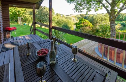 Fivelanes Ski Chalet | Ta Mill Cottages & Lodges - Brookview Lodge 1