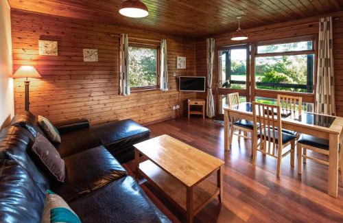 Fivelanes Ski Chalet | Ta Mill Cottages & Lodges - Brookview Lodge 1