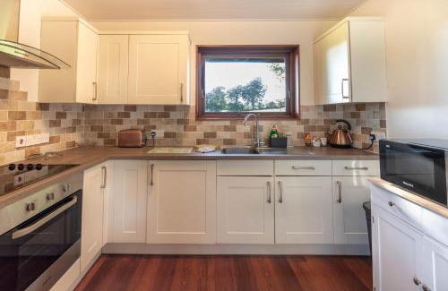 Fivelanes Ski Chalet | Ta Mill Cottages & Lodges - Brookview Lodge 1