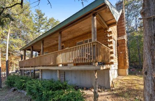Shell Knob House | Table Rock Lake Cabin - The Cedars #1 with Lake Access Hot Tub Outdoor Pool