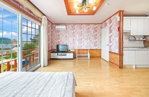 Kasinae House | Taean Hagampo Coastvalley Pension