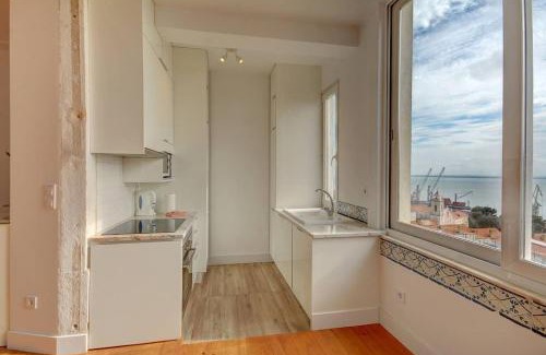 Santa Engracia Apartment | Tagus Sunrise in Lisbon by Innkeeper