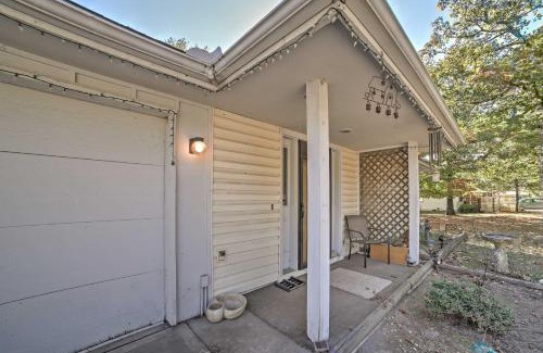 Scraper House | Tahlequah Duplex with Screened-in Porch and Fire Pit!
