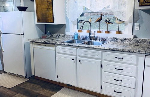 McArthur House | Take it easy at this unique and tranquil getaway in the zaleski state forest.