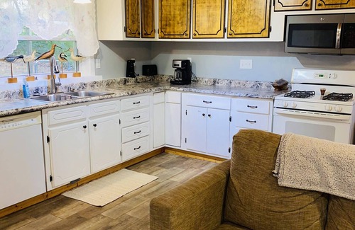 McArthur House | Take it easy at this unique and tranquil getaway in the zaleski state forest.