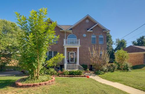 Springfield House | Take Metro to DC! Family Home in Springfield