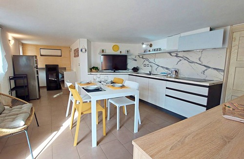 Olmedo House | Talia - Three Bedroom House, Sleeps 4