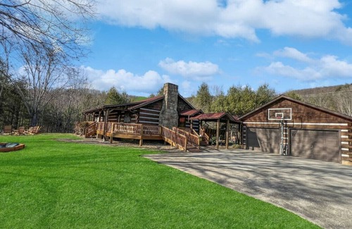 Wilkesboro Cabin | Tall Maple Lodge with Views