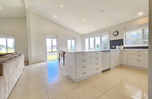 Waterhouse House | Tallara @ Robe - Stop and stay a while