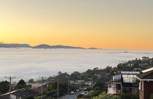 Riverside House | Tamar Riverside Views Retreat