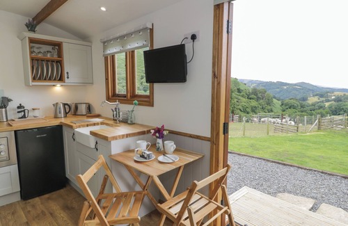 Acrefair Cottage | Tan Y Castell Shepherds Hut