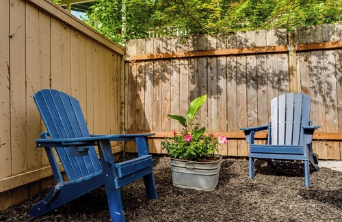 Whiteaker House | Tangerine Eugene Guesthouse - central Eugene, Pet yes, bikes, near UO & downtown