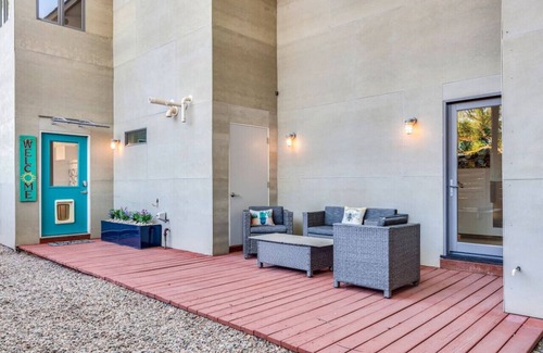 Taos House | Taos Seasons - "Luxury Taos Retreat – Experience the Seasonal Bliss"