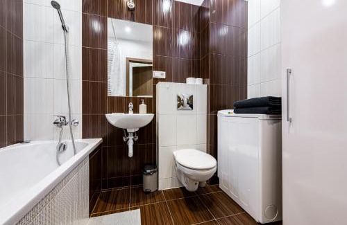 Krzyki Apartment | Tarnogaj Apartment - Terrace, Park Nearby - by Rentujemy