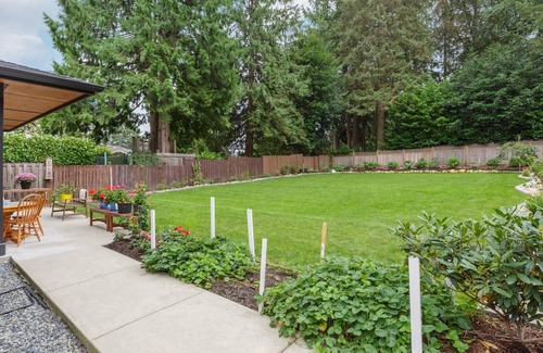 Lynn Valley House | Tastefully Furnished Newly Updated 2 BD Central Lynn Valley North Vancouver