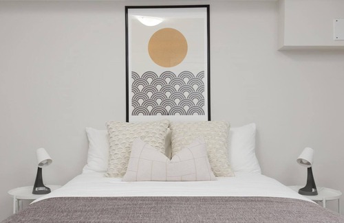 Lynn Valley House | Tastefully Furnished Newly Updated 2 BD Central Lynn Valley North Vancouver
