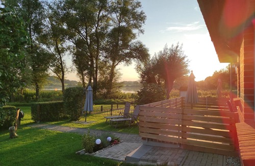 Klocksdorf House | Tasteful vacation home with fireplace directly on the lake and own sauna. Klocksdorf