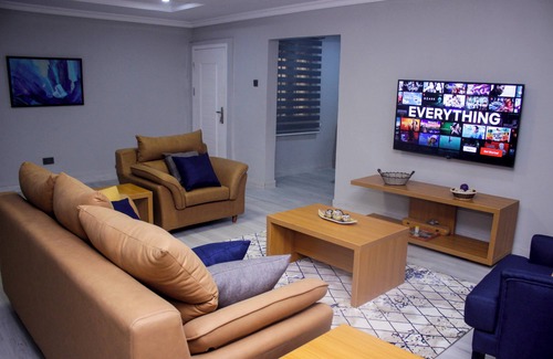 Ibadan House | Tastefully furnished home in quiet, secure and accessible community in Bodija A2