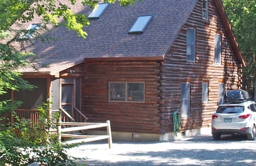 Sullivan Cabin | Taylor Camp on Tunk Lake nLakeside Log Cabinn4 Bedrooms - Sleeps 10