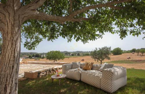 Martina Franca Villa | TD I Coni di Pinurè Trulli with Scenic Valley View