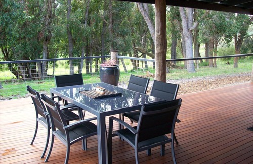 Metricup Cottage | Tea tree cottage a quiet place to relax and unwind