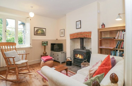 Kinnerton Cottage | TEACHER'S COTTAGE, pet friendly, with open fire in Presteigne