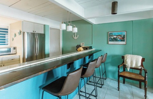 Estate Southgate Condo | Teagues Bay Hideaway - Ocean View Cottage