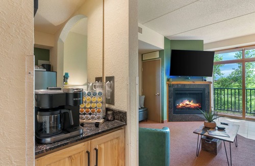 Wisconsin Dells Condo | Tee Time Terrace - Cozy Family Condo near Attractions. Pet Friendly!