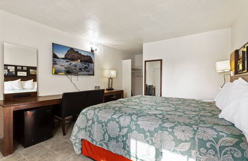 Ogden Hotel | Temple View Inn: Skiing & Downtown Delights Await!"n