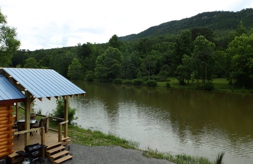 Whiteside Cabin | Tennessee River Gorge® Island Cabins® Swimming Pool-Stay 3-4th free!