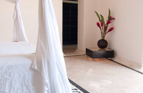 Ixtapa - Zihuatanejo Hotel | Tentaciones Hotel & Lounge Pool - Adults Only