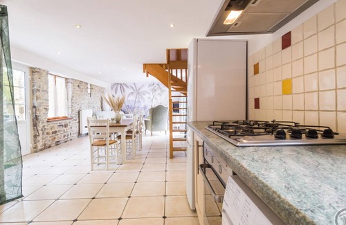 Barneville-Carteret Cottage | Terraced house with terrace, pets allowed