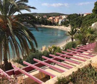 Bandol House | Terrasse avec superbe vue mer & pieds dans l’eau