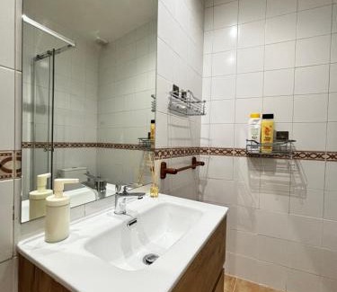 Golden Triangle of Art Apartment | Terraza Isabel A Temporal