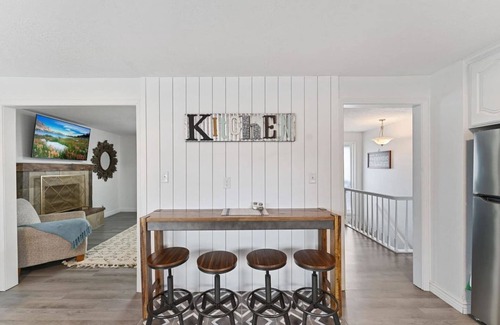 Orem House | Terrific 6 Bedrooms & 3 Baths. Waffles & Pets too!