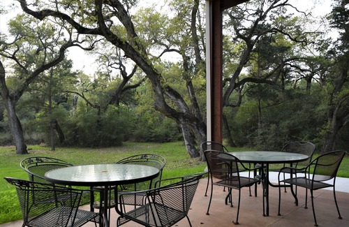 New Ulm Apartment | Texas Day Trip Home Base