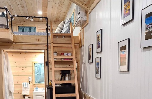 Woodland Park Cottage | Texas Teeny Tiny - Mountain Getaway