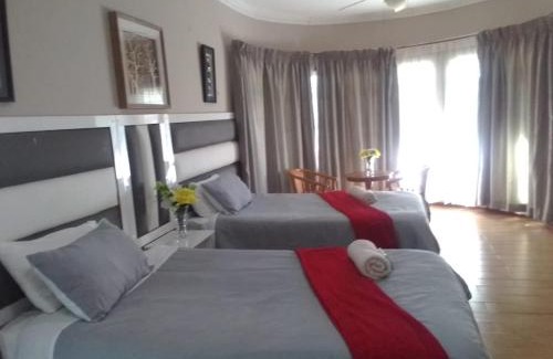 Mahikeng House | Thatch Haven Guesthouse