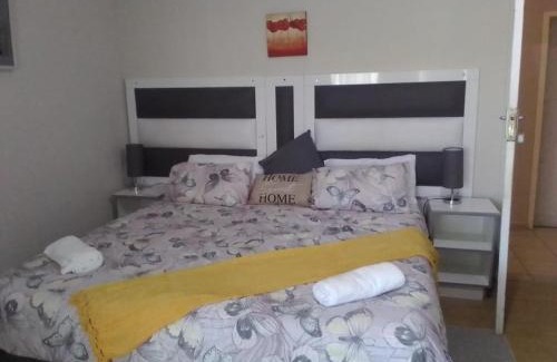 Mahikeng House | Thatch Haven Guesthouse