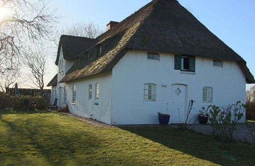 Poppenbull Cottage | Thatched-roof house-Poppenbüll